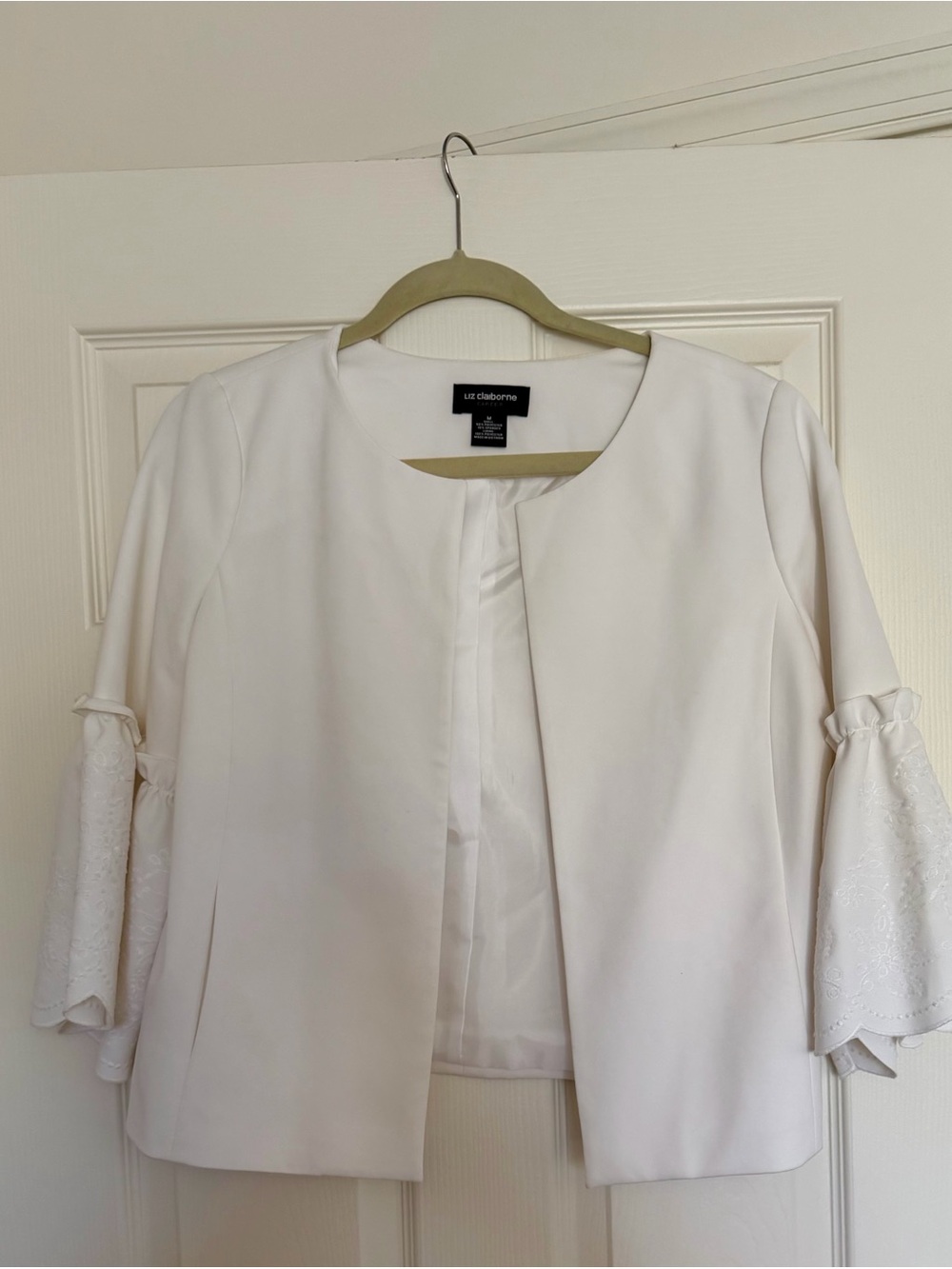 Liz Claiborne White Open-Front Jacket with Embroidered Ruffle Sleeves M